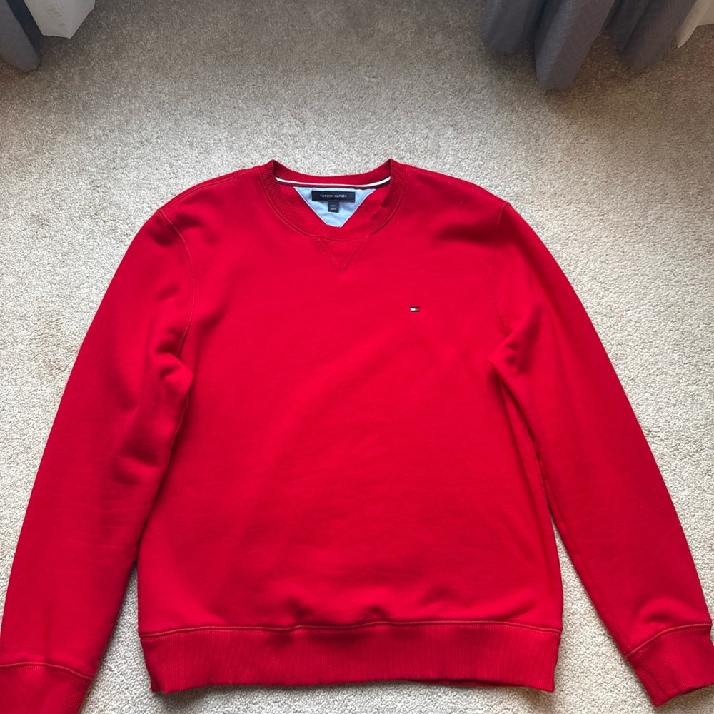 Tommy Hilfiger Men's Red crewneck sweatshirt size large